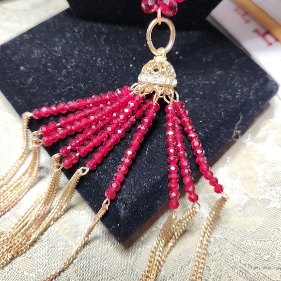 NWT Red and Gold tone Long Necklace - Picture 3 of 4